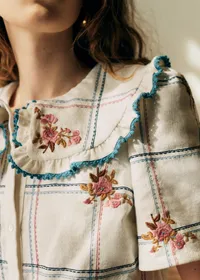 Blouse Liria - Broderie Placée Brun Fond Crème — view 2
