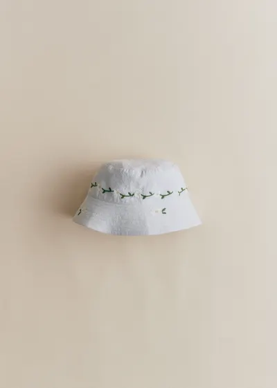BOBY - Broderie Contrastée Marguerite Fond Bleu Ciel