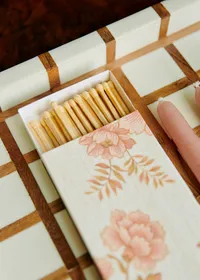 Boîte d'allumettes - Imprimé Sérénade Rose et Café — view 2