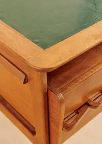 Bureau vintage dans le goût de Roger Landault - Chêne — view 4
