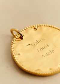 Charms Irma - Médaille dorée — view 2