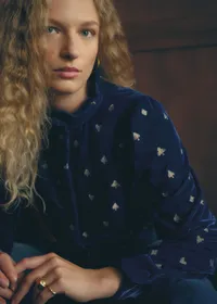 Chemise Ambre - Sézane x Antoinette Poisson - Broderie Cartes Bronze Fond Marine — view 2