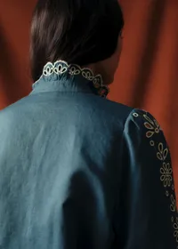 Chemise Coline - Sézane x Baziszt - Lia Ecru Fond Indigo — view 4