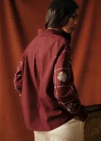 Chemise Tom - Sézane x Baziszt - Bouquet Fond Bordeaux — view 2