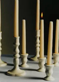 Coffret Bougeoirs Piano et Chandelles - Petit Modèle - Ecru — view 3