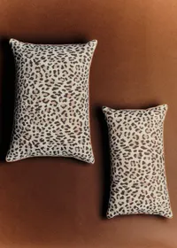 Coussin Jacquard - Grand modèle - Léopard Écru et Café — view 4
