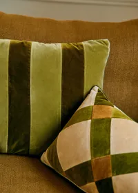 Coussin Rayures Velours - Grand modèle - Vert et Kaki — view 2