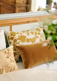 Coussin Velours Édition - Petit modèle - Caramel — view 3
