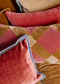 Coussin Velours Patchwork - Petit modèle - Blush et Caramel — view 2