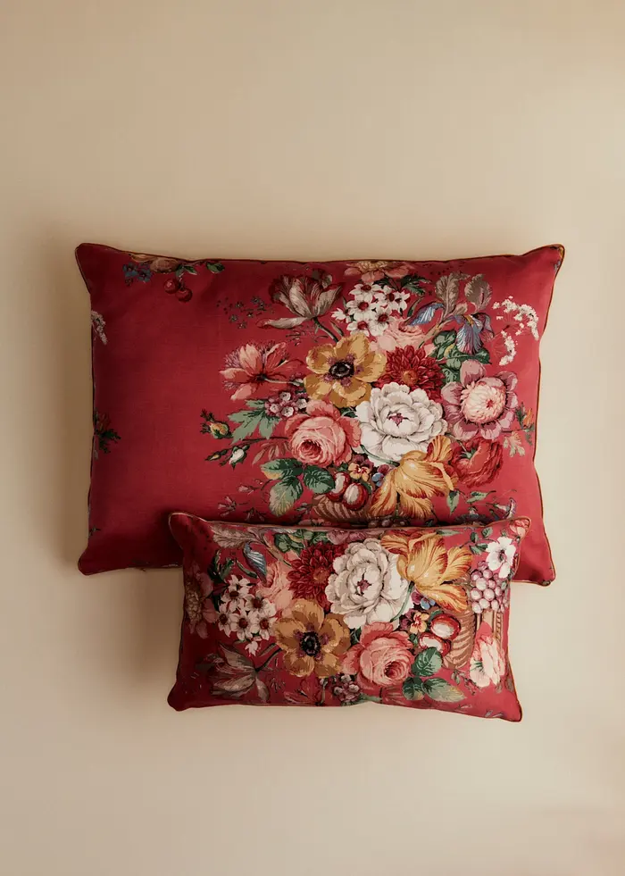 Coussin vintage velours beige - Petit modèle - Imprimé Bouquet Floral Fond Rouge