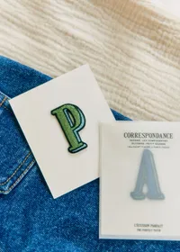 Ecusson vert / bleu - Lettre A - Bleu — view 3