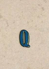 Ecusson vert / bleu - Lettre Q - Bleu — view 2