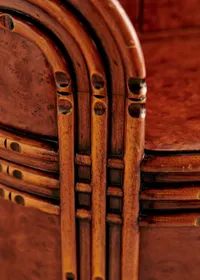 Ensemble de chambre vintage en loupe d'orme : commode et paire de chevets - Loupe d'orme — view 4