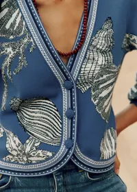 Gilet Marceau - Sézane x Inoui Editions - Jacquard Coquillages Bleu — view 2