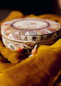 Grand écrin à bijoux - Sézane x Inoui Éditions - Imprimé Chance — view 5