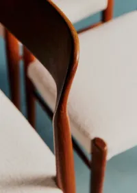 Lot de 4 chaises vintage dossier courbé - Bois — view 4