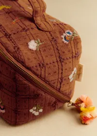 Maxi trousse de toilette - Broderie Herbier — view 2