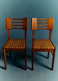 Paire de chaises dans le goût de Pierre Cruège en chêne vernis et rotin tressé années 50 - Chêne — view 3