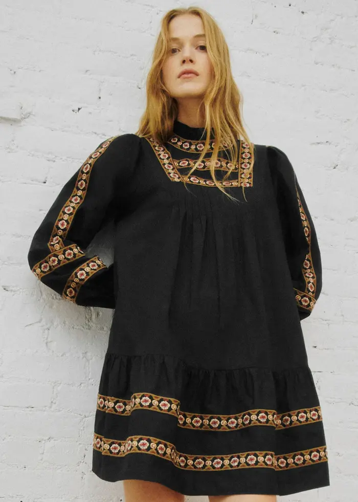 Robe Aliette - Sézane x Sea NY - Broderie Placée Bande Fond Noir