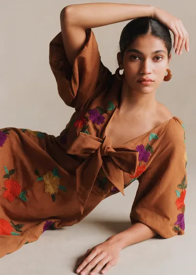 Robe Alma - Broderie Placée 70's Fond Marron