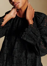 Robe LANKA - Dentelle Noire — view 2