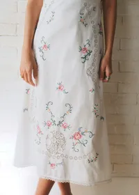 Robe Olivia - Sézane x SEA NY - Broderie Contrastée Mini Multico Fond Écru — view 3