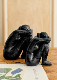 Sculpture Guénolée Courcoux - Femme assise grand modèle - Noir — view 4