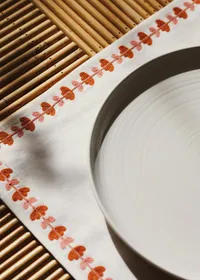 Sets de table brodés - Liseré floral - Blush et Caramel — view 3