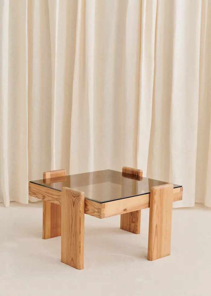 Table basse carrée vintage - Pin et verre fumé