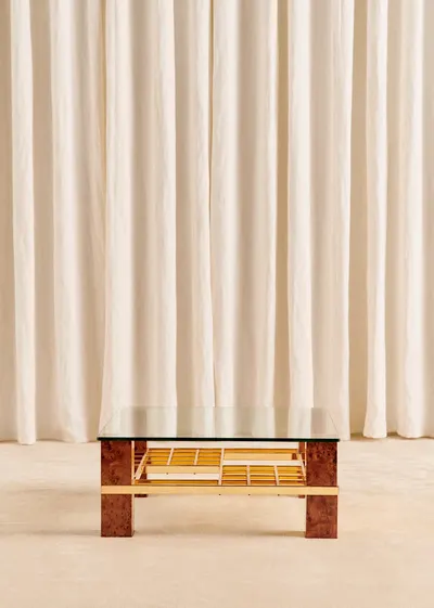 Table basse vintage en bois, laiton et plateau en verre - Bois