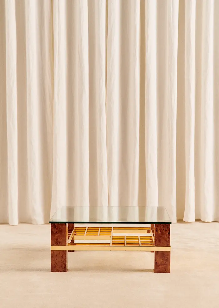 Table basse vintage en bois, laiton et plateau en verre - Bois