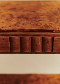 Table d'appoint en loupe d'orme - Loupe d'orme — view 5