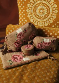 Trousse de toilette - Sézane x Baziszt - Fleurs Brodées — view 2